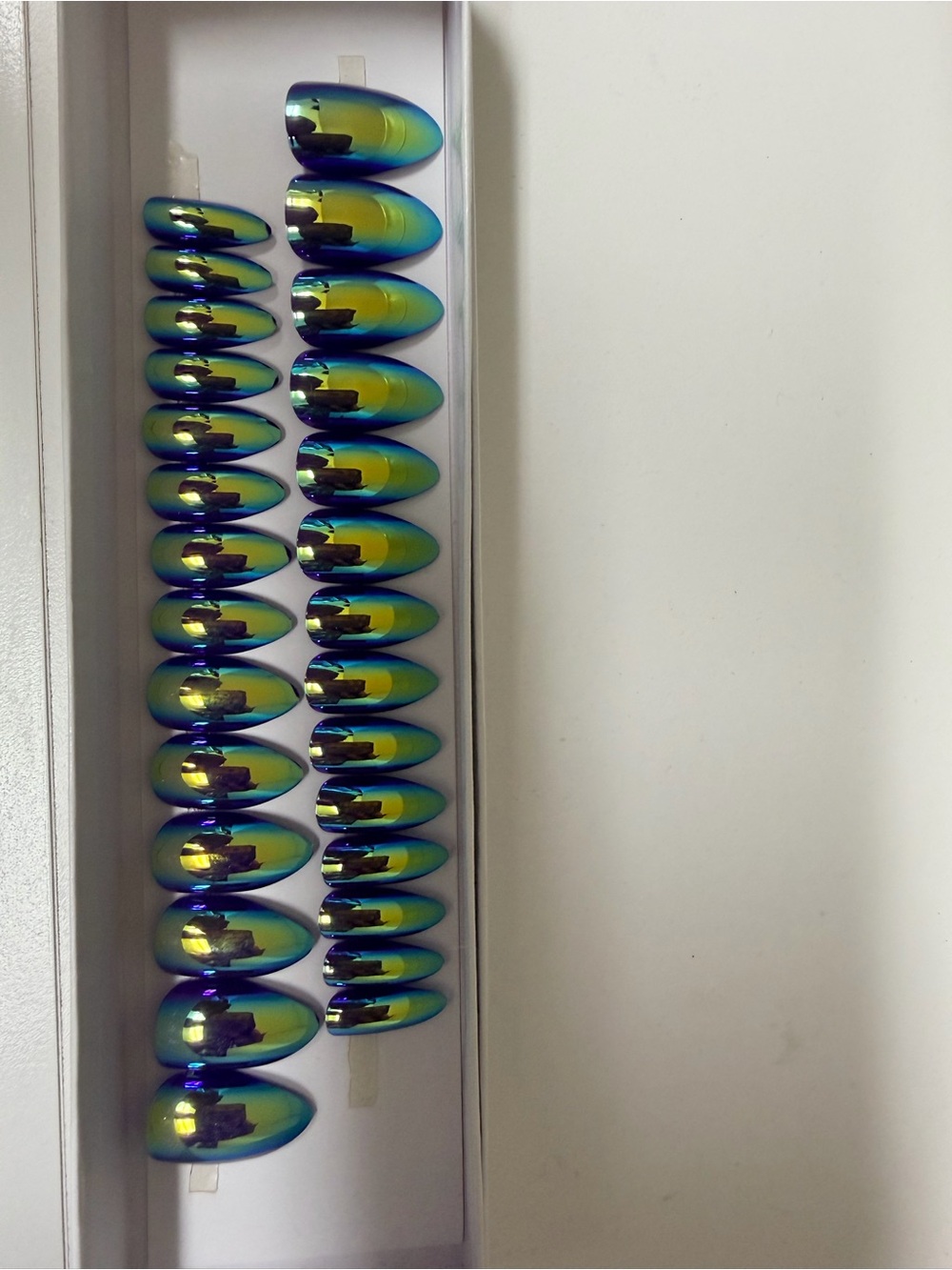 Iridescent Blue-Green Press-On Nails Set